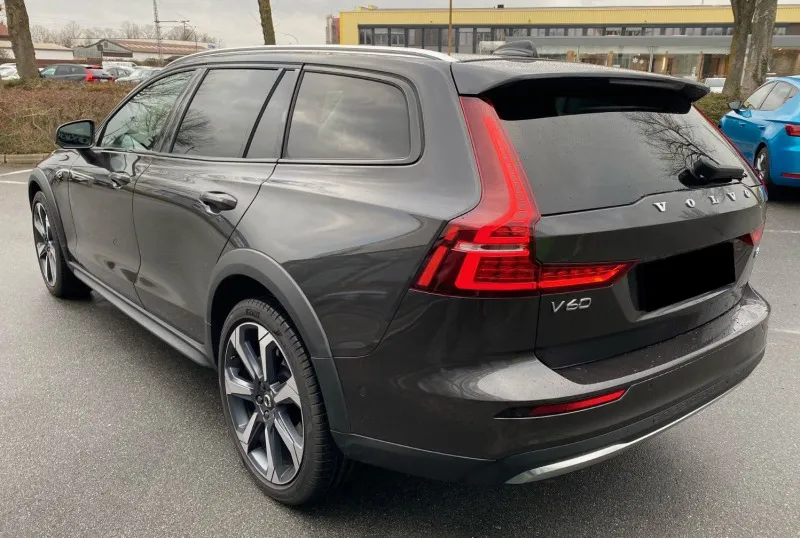 Volvo V60 Cross Country B4 AWD =Ultimate= Panorama/Distronic Image 5