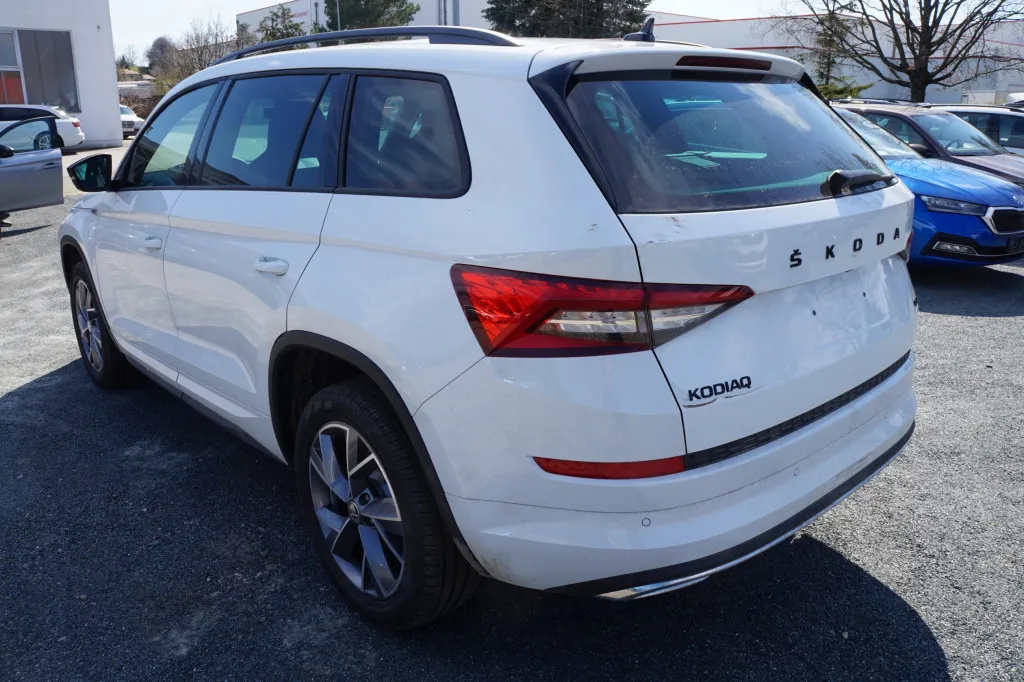 Skoda Kodiaq 2.0 TDI DSG 4X4 SPORTLINE*NAVI*ACC*PANO* Image 4